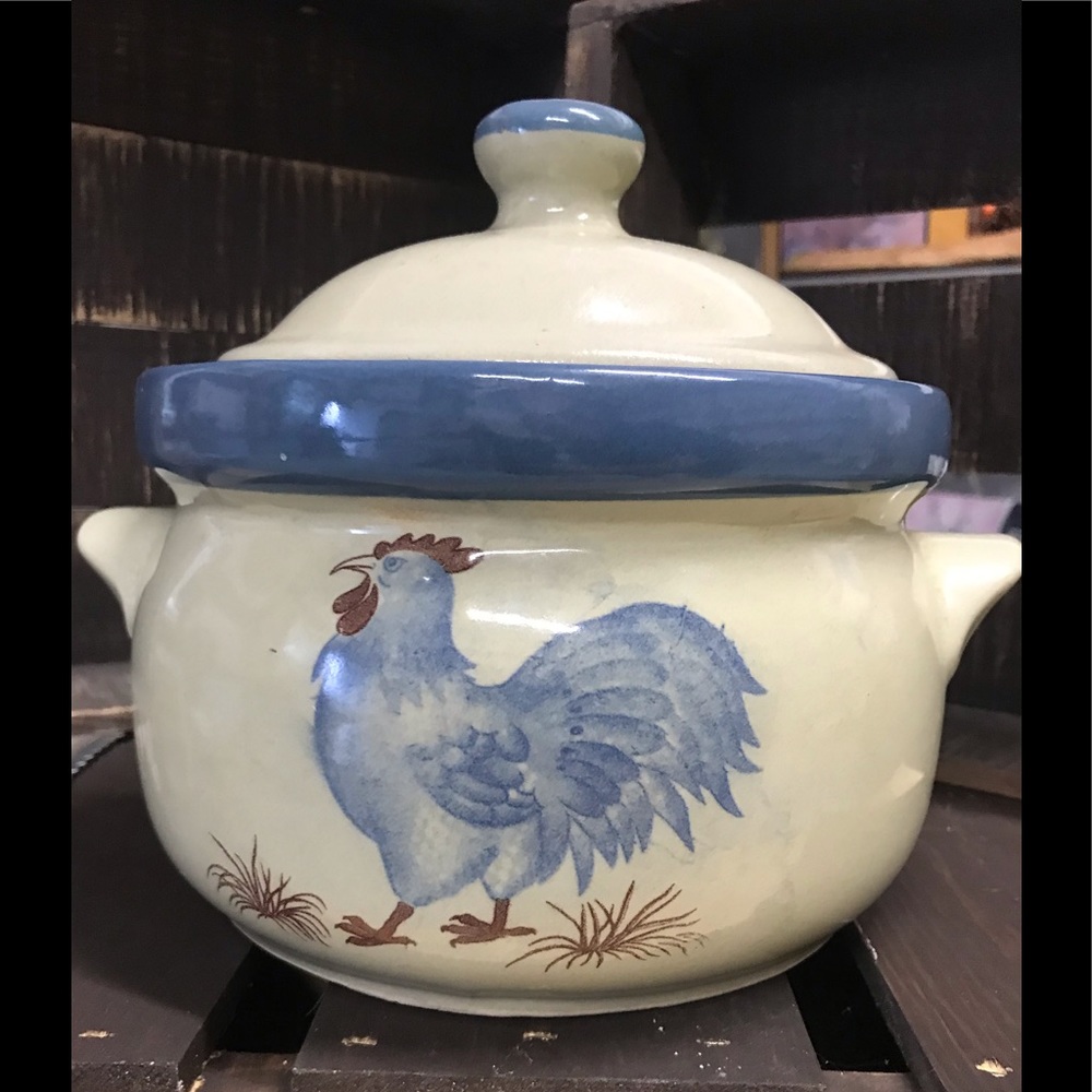 Farmhouse Rooster Pot- Made in Taiwan.